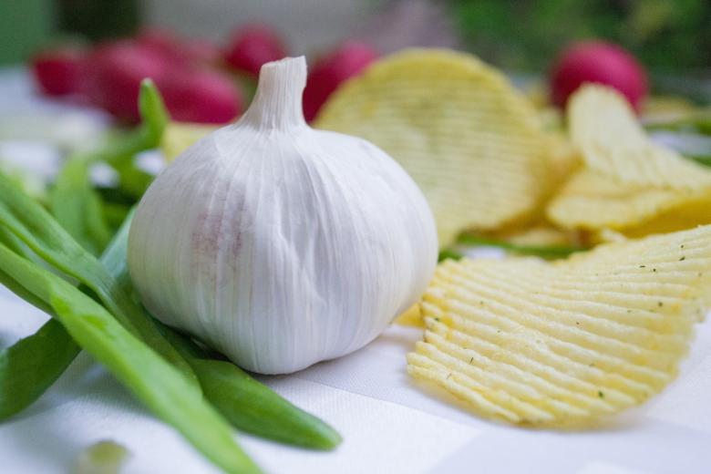 Free stock image of Fresh Garlic and Chips created by Svetlana