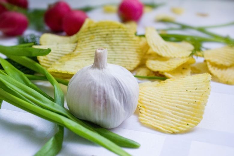Free stock image of Fresh Garlic with Onions and Chips created by Svetlana