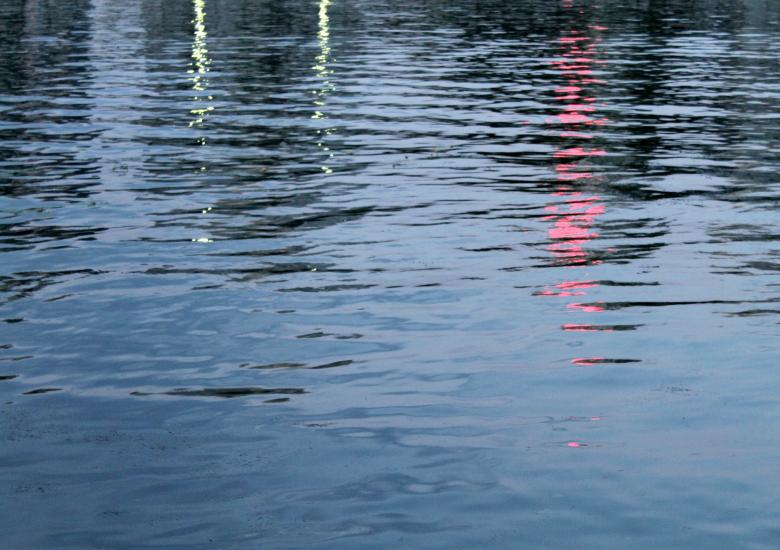 Free stock image of Water Surface in Evening Time created by NomeVizualizzato