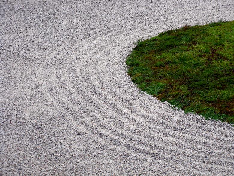 Free stock image of Raked Gravel Surrounding Mossy Patch created by Lindy Thibodaux