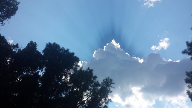 Free stock image of Dark Sun Rays created by LAURA ZIMMERMAN
