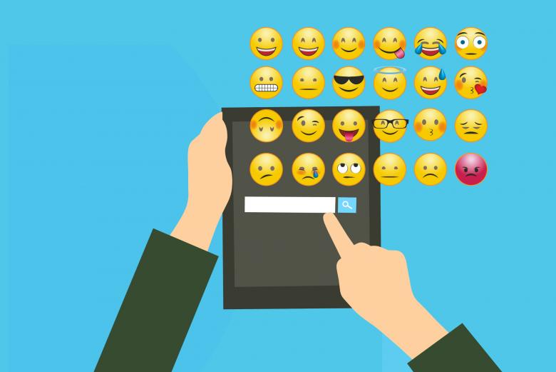 Free stock image of Chatting and Using Emoji created by mohamed hassan