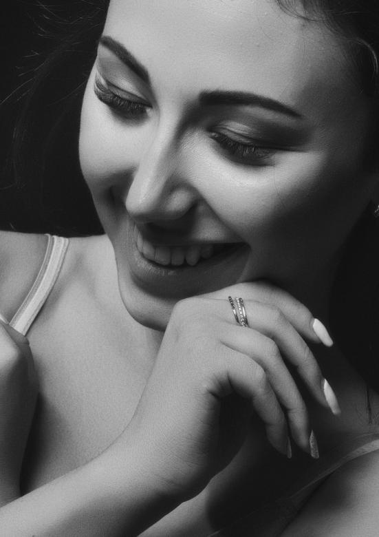 Free stock image of Smiling Woman Portrait created by Alexander Krivitskiy