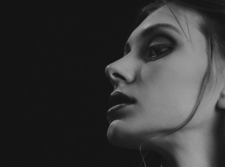 Free stock image of Woman Black & White Portrait created by Alexander Krivitskiy