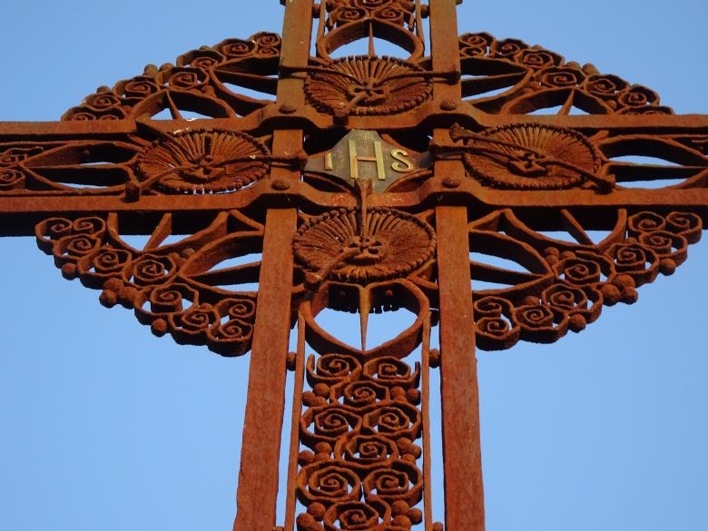 Free stock image of Ancient wrought iron rusted cross created by GAIMARD Jacques