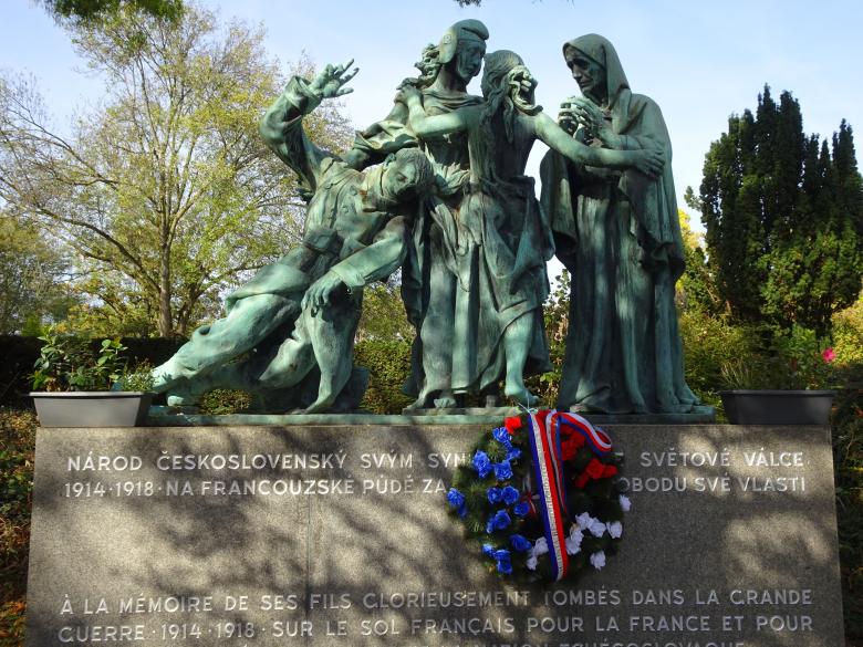 Free stock image of Czechoslovak funerary monument created by GAIMARD Jacques