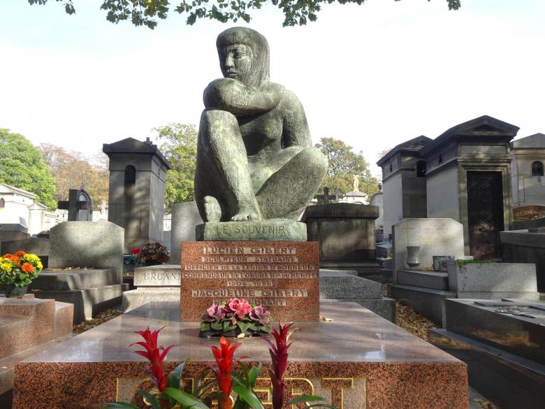 Free stock image of Modern Sculpture on Grave in Cemetery created by GAIMARD Jacques