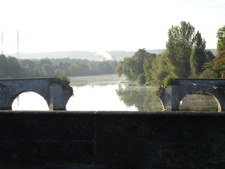 Free stock image of Old stone bridge that  partly collapsed long ago. Seine river created by GAIMARD Jacques