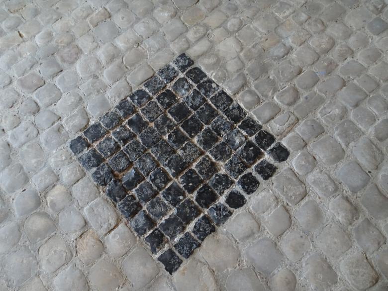 Free stock image of Black flint and grey sandstone pavement, inside a museum created by GAIMARD Jacques
