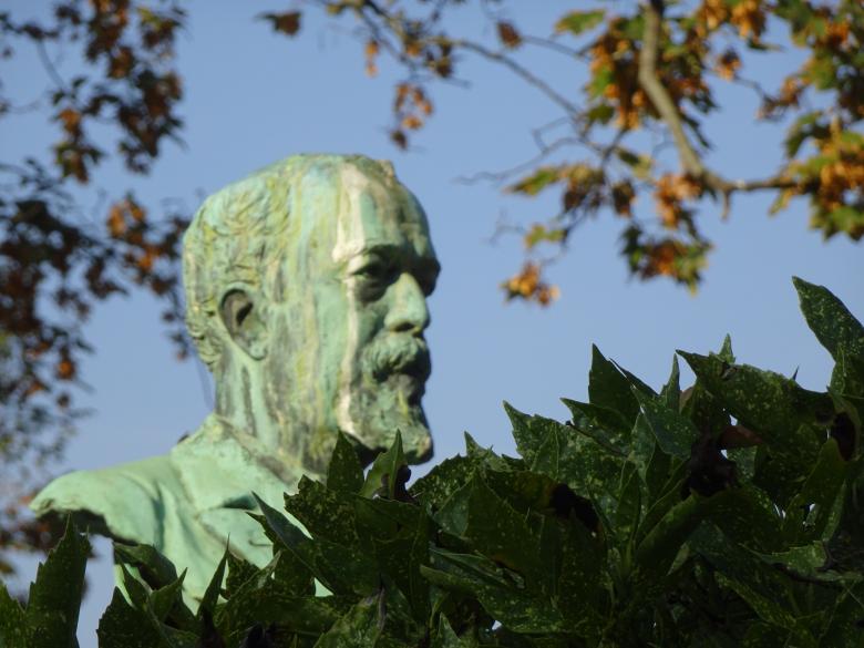 Free stock image of Bronze statue in cemetery created by GAIMARD Jacques