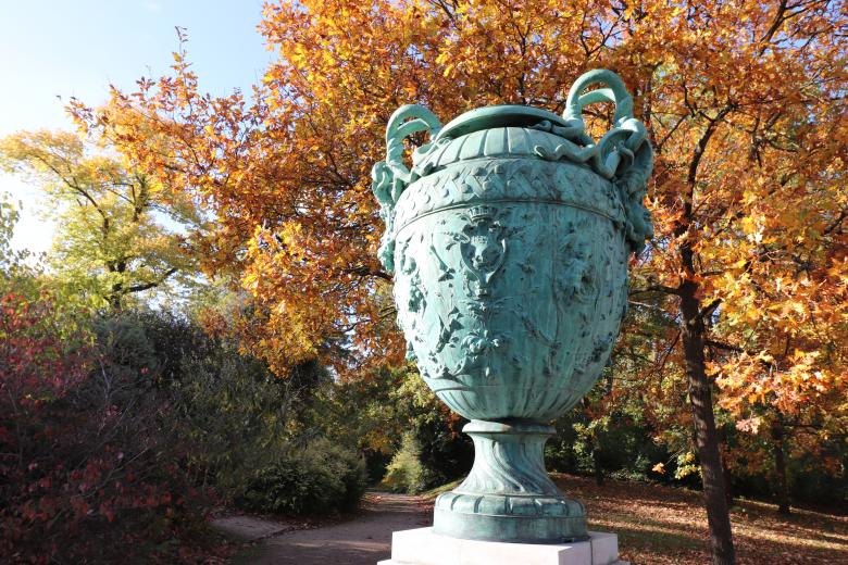 Free stock image of Beautiful bronze vase in a garden created by GAIMARD Jacques