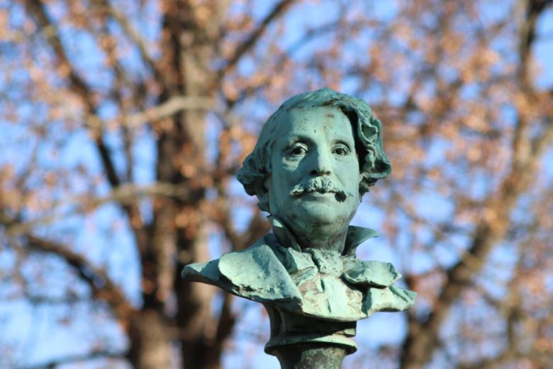 Free stock image of Bronze torso of a personality created by GAIMARD Jacques