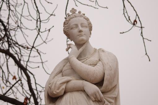 Free Stock Photo of Thinking Queen