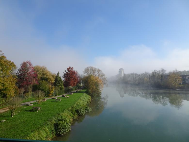 Free stock image of After the fog, discover the river... created by GAIMARD Jacques