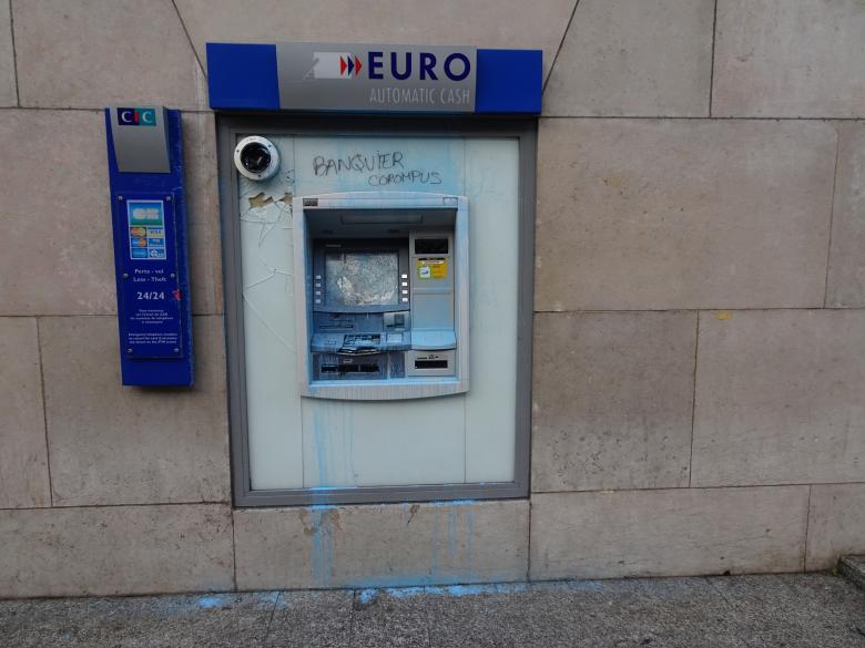 Free stock image of Desperate need for cash? We have the answer! created by GAIMARD Jacques