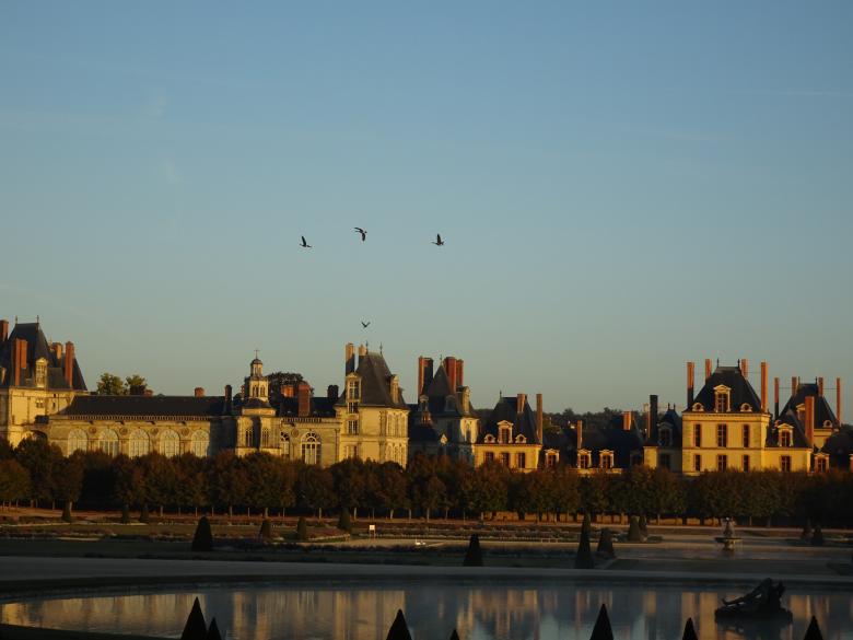 Free stock image of Renaissance royal castle, notice the chimneys! created by GAIMARD Jacques