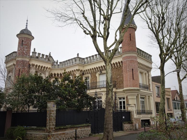 Free stock image of Pretentious architecture to impress the neighbors !! created by GAIMARD Jacques