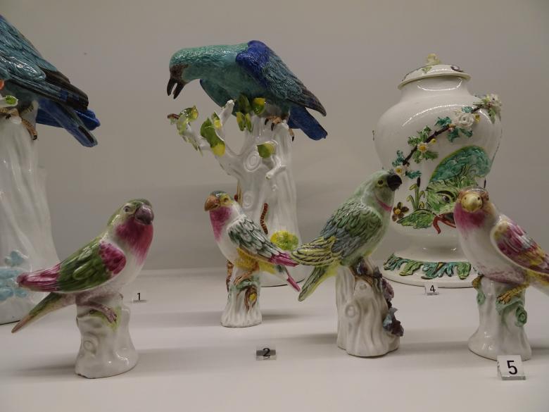 Free stock image of 18th century birds in porcelain created by GAIMARD Jacques