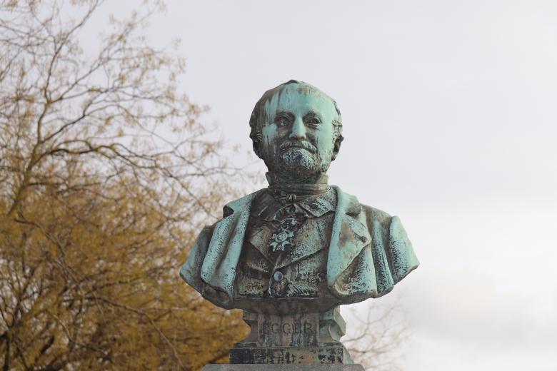 Free stock image of Bronze torso of a smiling man created by GAIMARD Jacques