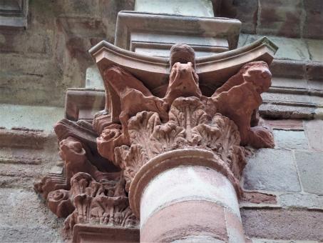 Superb sculpture on a column top - Free Stock Photo