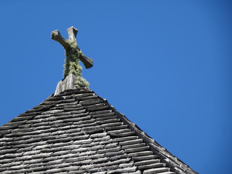 Free stock image of Stone cross and wood tiles created by GAIMARD Jacques