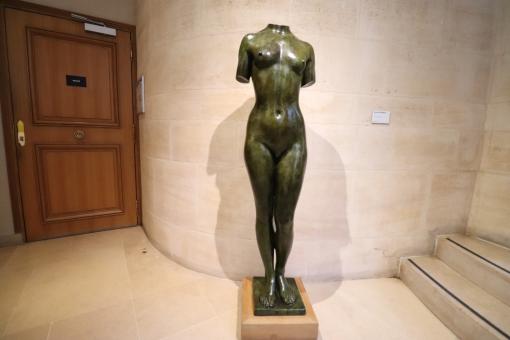Nice statue to welcome the visitors... - Free Stock Photo