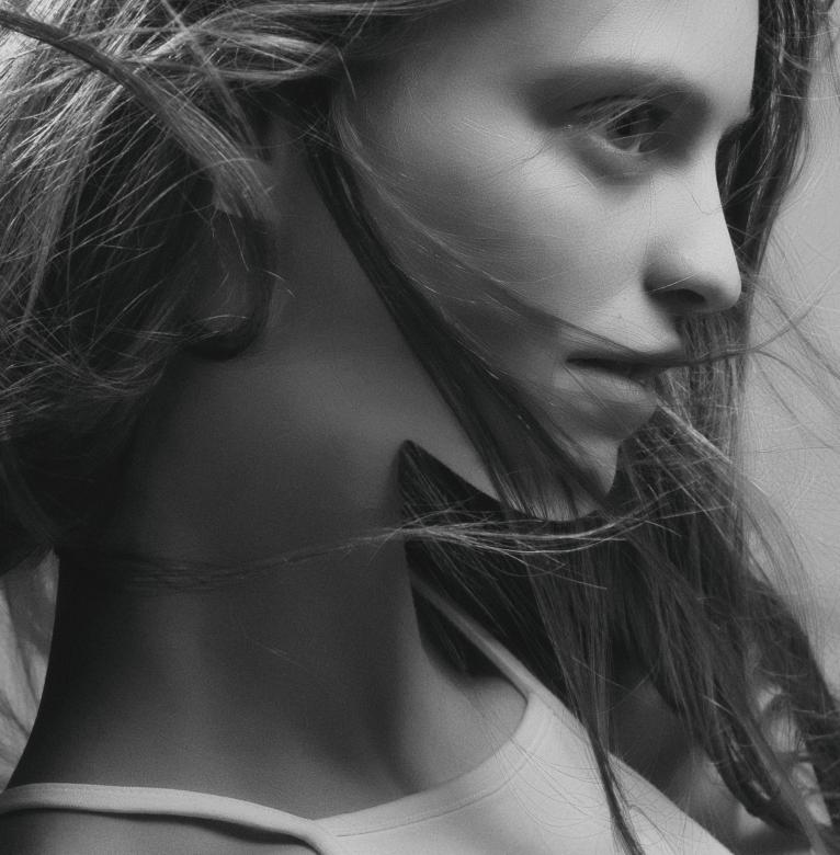 Free stock image of Black and White Girl Portrait created by Alexander Krivitskiy
