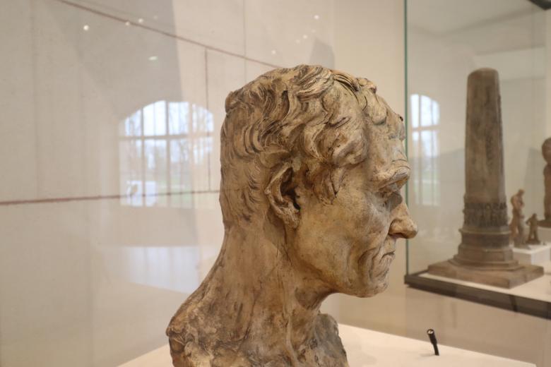 Free stock image of Side view of man's head sculpture created by GAIMARD Jacques