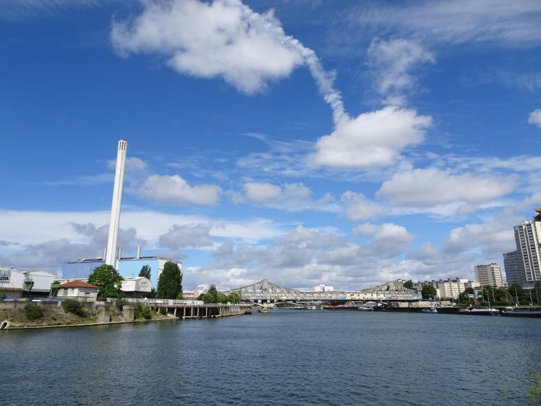 Free stock image of Weird clouds on the river Seine! created by GAIMARD Jacques