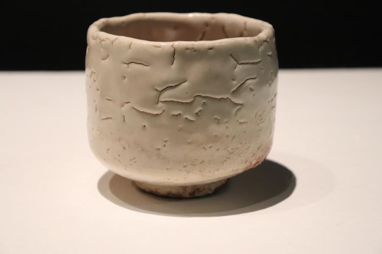Free stock image of Modern Japanese pottery design created by GAIMARD Jacques
