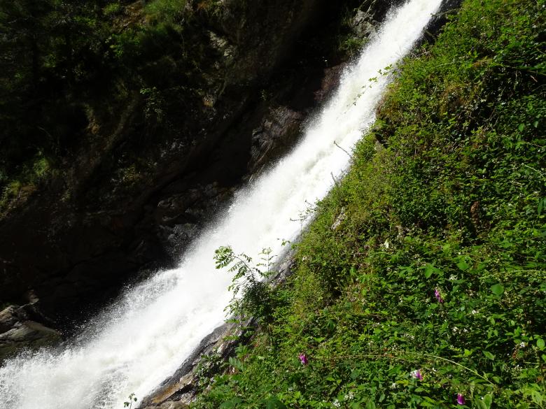 Free stock image of Huge waterfall sliding down the cliff created by GAIMARD Jacques