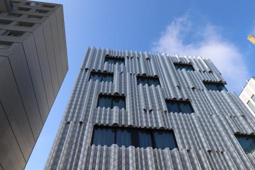 Free Stock Photo of Contemporary steel and glass office building