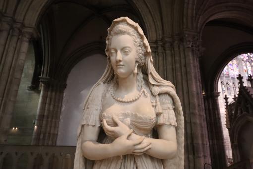 Free Stock Photo of Statue of a queen of France