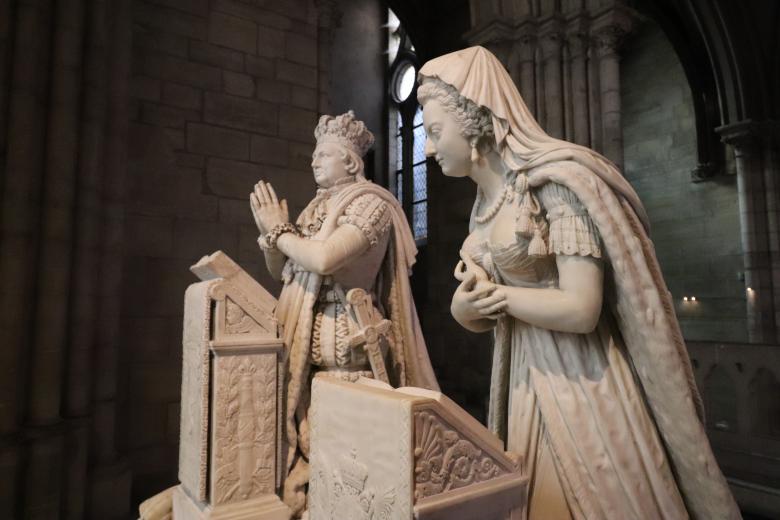 Free stock image of Statues of king and queen created by GAIMARD Jacques