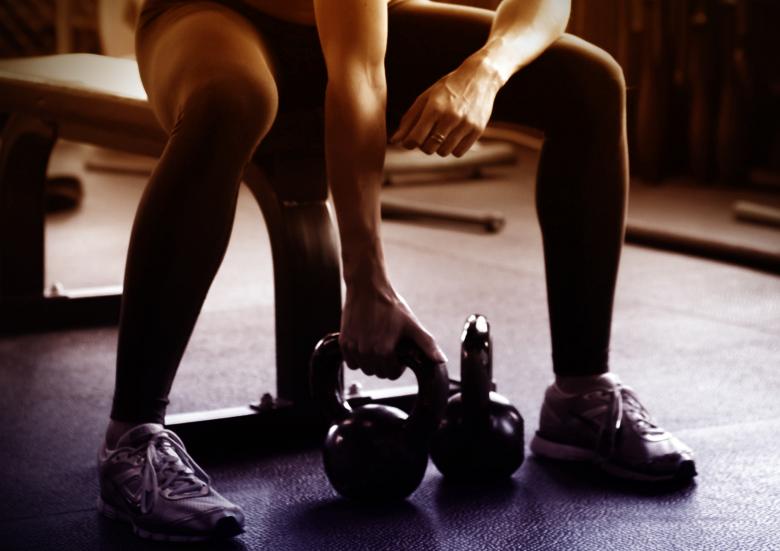 Free stock image of Woman Lifting Kettlebells created by Jack Moreh