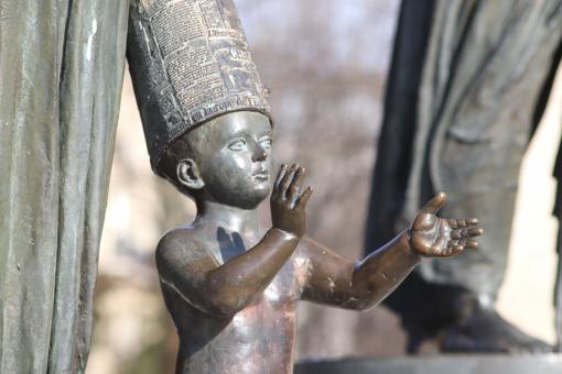 Free Stock Photo of Bronze sculpture of child