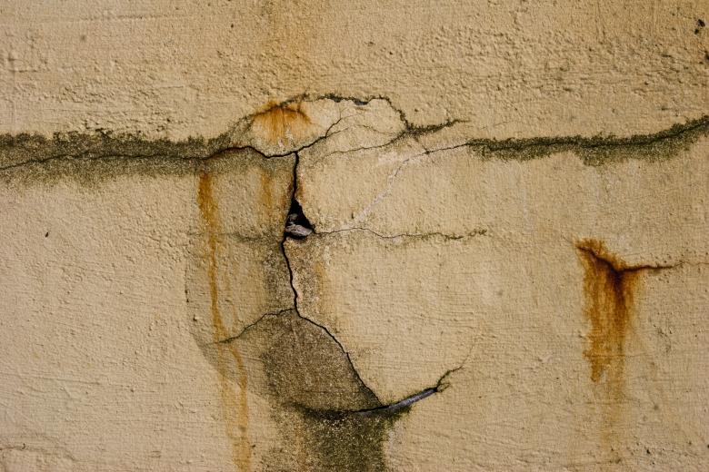 Free stock image of Cracked Wall created by Bjorgvin