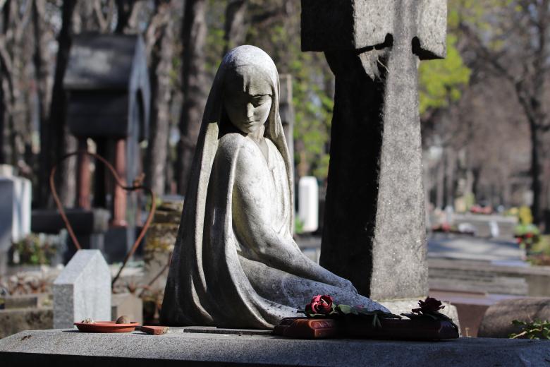 Free stock image of White stone statue on a grave created by GAIMARD Jacques