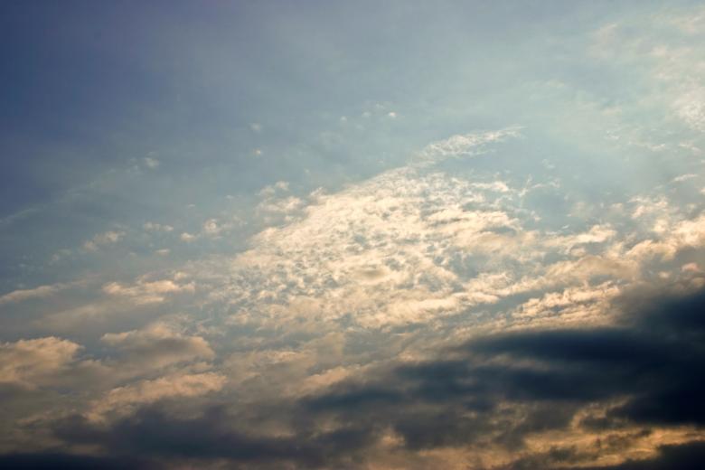 Free stock image of Lightly Clouded Sky created by Bjorgvin
