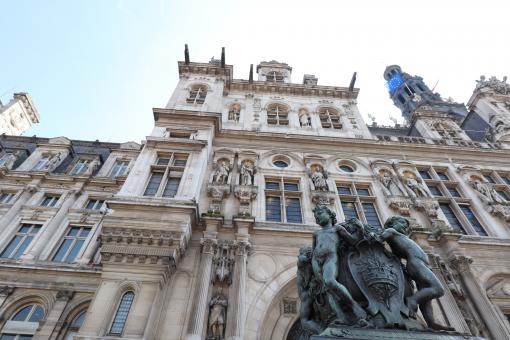 Bronze sculpture in front of Paris city hall - Free Stock Photo