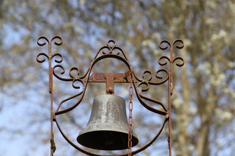 Free stock image of Rusted, but still working bell created by GAIMARD Jacques