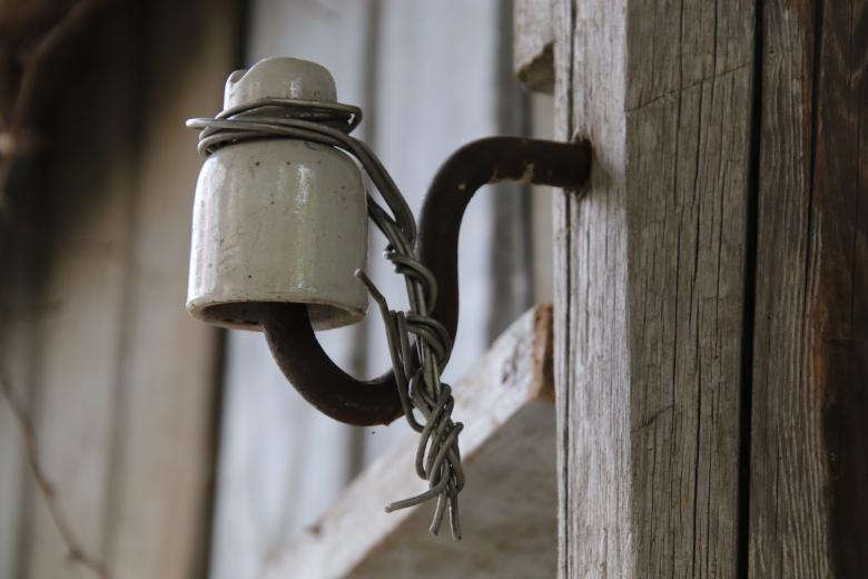 Free stock image of Old porcelain insulator created by GAIMARD Jacques