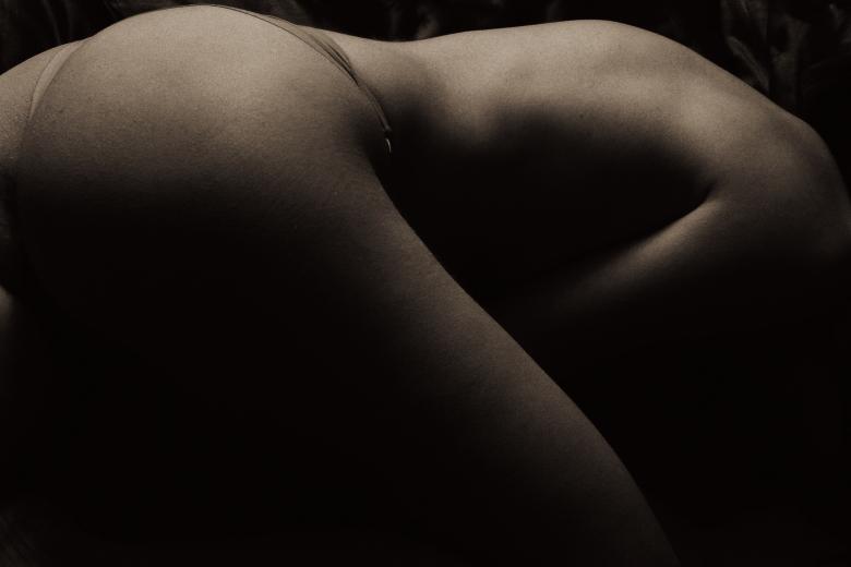 Free stock image of Female Body in Studio created by Alexander Krivitskiy