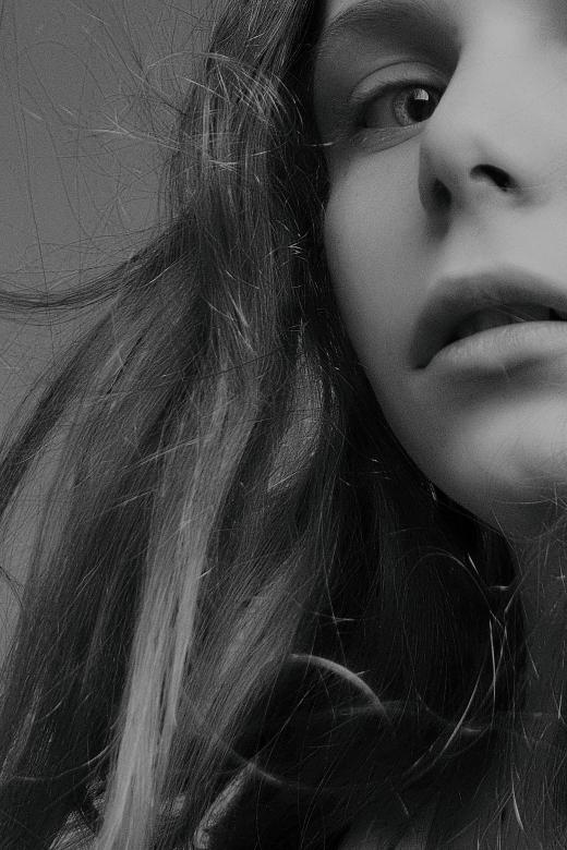 Free stock image of Girl Studio Portrait in Black and White created by Alexander Krivitskiy
