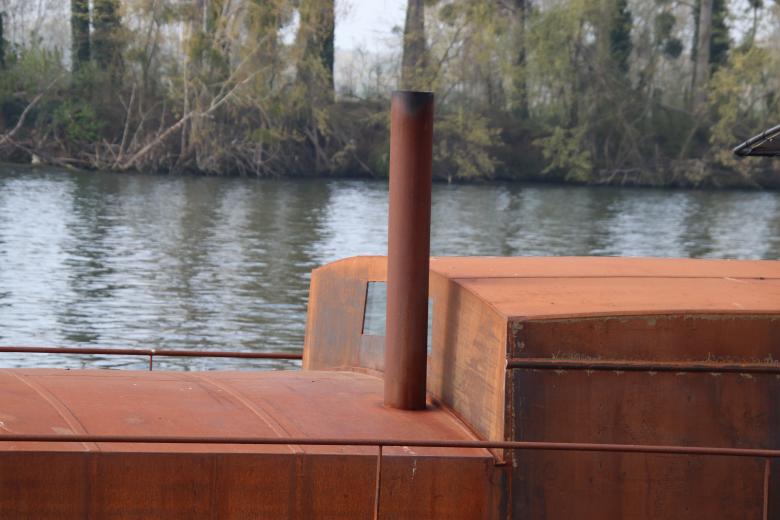 Free stock image of Rusted river boat created by GAIMARD Jacques