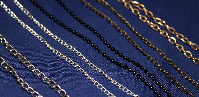 Free stock image of Different metallic multi coloured chains created by NomeVizualizzato