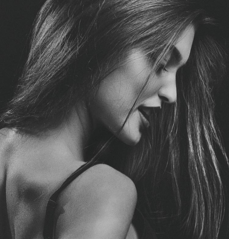 Free stock image of Model B&W Studio Portrait created by Alexander Krivitskiy