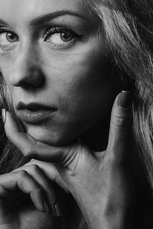 Free stock image of Serious Girl B&W Portrait created by Alexander Krivitskiy