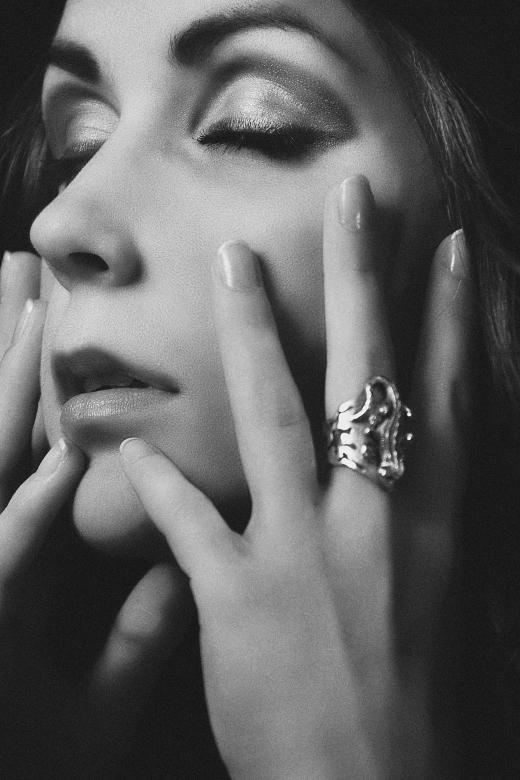 Free stock image of Black & White Woman Portrait created by Alexander Krivitskiy