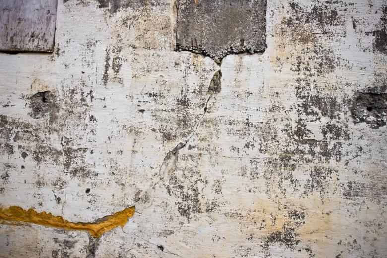 Free stock image of Cracked Worn Stone Wall created by Bjorgvin